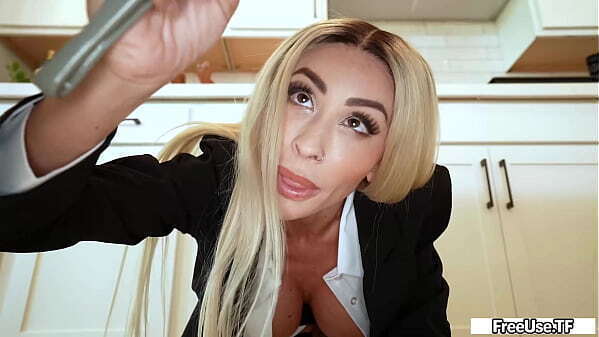 I&rsquo_m Plumber, Stepmom! Danae Mari, Juan Loco