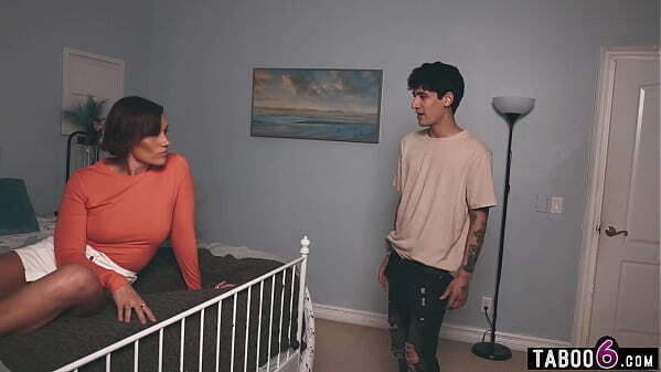 Middle Eastern stepmom MILF caught pussy squirting stepson