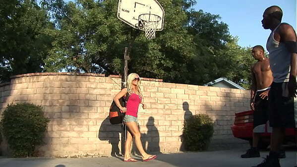 After taking prick from behind, gives facial cumshot