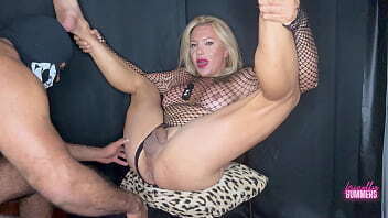 FISTING Nicolly Summers (COMPLETO SHEER RED)