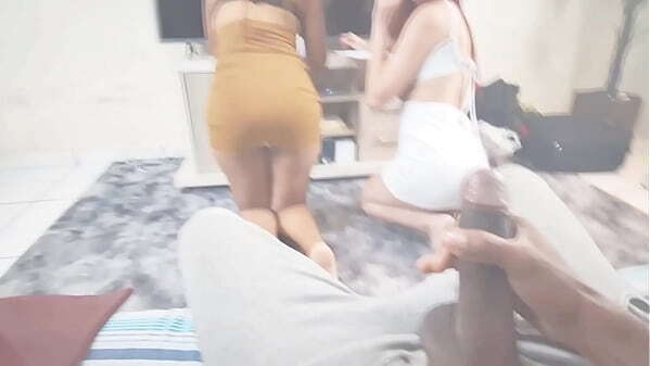 meio-irm&atilde_ amiga safada fazem mais trabalho casa