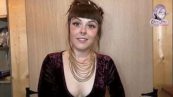 Princess Gives Knight Sloppy Blowjob Reward