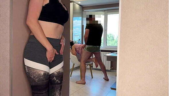 Stepmom Pounced Fucked After With Girlfriend Russian Amateur With Talk English Subtitles