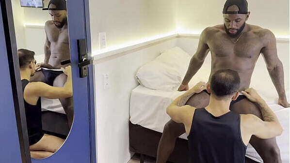 neg&atilde_o baiano fodeu minha garganta at&eacute_ leitar