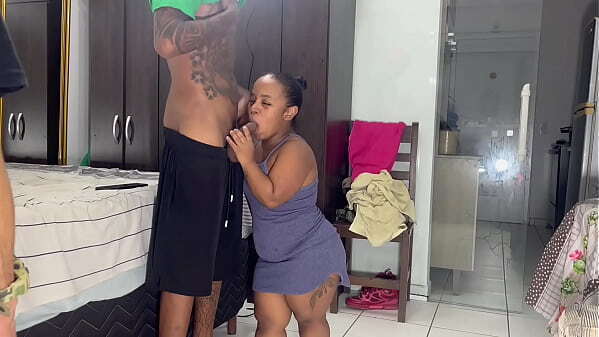 Parte tr&ecirc_s Anazinha Fodendo mini buceta an&atilde_zinha cozinho dela pela primeira vez. (COMPLETO CHER)