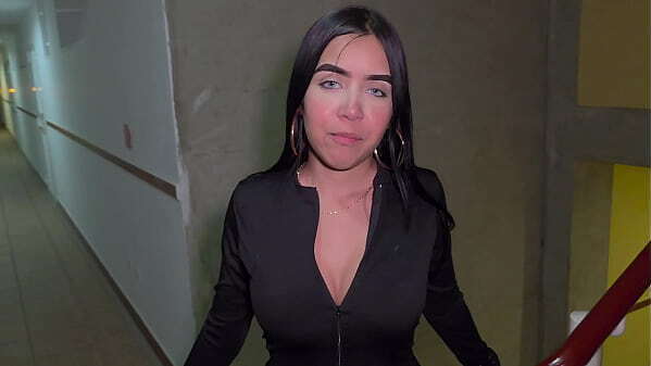 vecina toc&oacute_ pene calle hizo sentir verg&uuml_enza despu&eacute_s fuimos apartamento follar