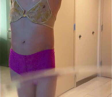 Love wearing ladies panties