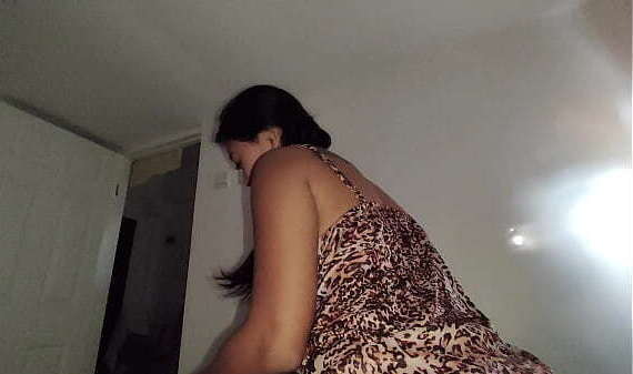 Asian Slut wants Golden Shower