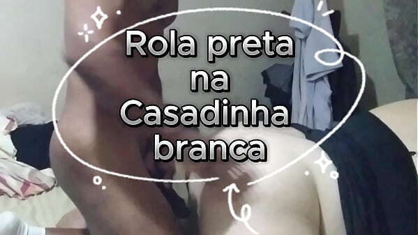 sabe elas adoram... ent&atilde_o, d&aacute_-lhe rola preta casadinha branca