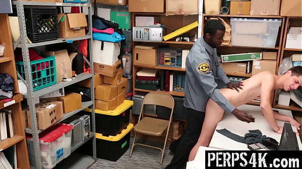 Caught with Pants Down, Gets Fucked Officer Avoid Deportation Perps4k