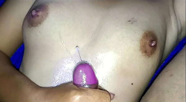 Crot tetek mungil ponakan