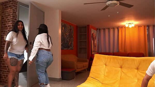 girlfriend'_s friend comes visit knows entertain herself with cock.