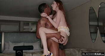 BLACKEDRAW Hungry Baddie Melanie Marie Gets Filled Isiah'_s Hard