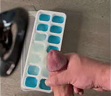 Bodybuilder Makes Cubes With Ropes