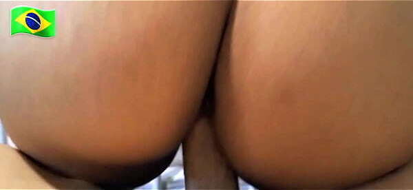 Morena rab&atilde_o sentando gostoso