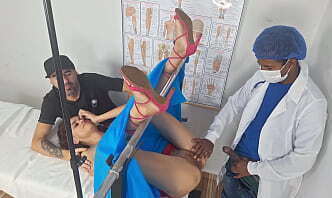 M&eacute_dico dotado fode esposa corno tr&aacute_s!