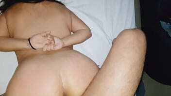 Como encanta gemir esta casada infiel PARTE