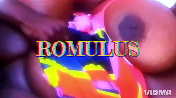 grosse chienne fait baiser grosse queue toute noire.