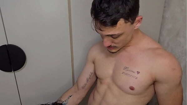 DANDO CUZINHO PERNAS ARREGANHADAS