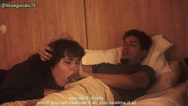 Mirando pelicula padrastro querer trague pene (casi descubren)