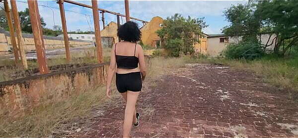 Role plug fabrica abandonada fiquei toda Gozada! Veja completo Sheer