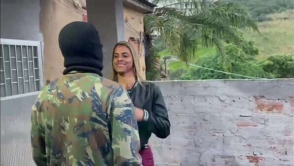 CASADA DANDO GOSTOSO MILITAR CAFOFO