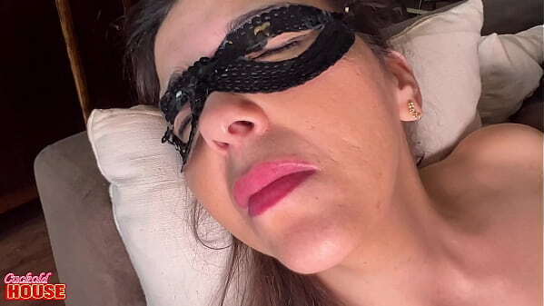 Homem corno realiza fantasia esposa penetrada grande pica preta