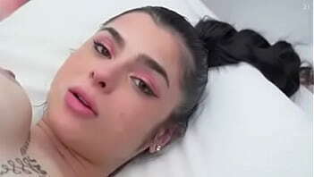 Nadja lapiedra toma leche vergones