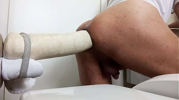 Gostoso enfiar consolo grosso cu,que del&iacute_cia @!!!