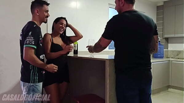 menage casal gostoso, marido dela queria outro! Soquei gostoso pelo, casada!
