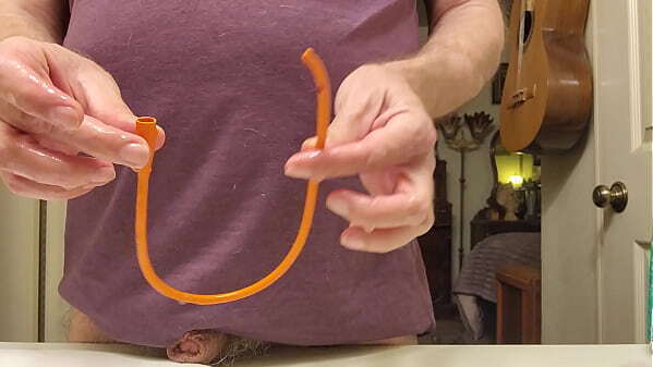 Stuffguy update using catheter take piss with orgasm cumming!