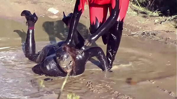 Very Evil Mistress Loves Heavy! Pee, JOI, Messy, Belly Button Fetish, Latex, FemDom! Grander