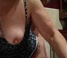 Scopami sulla sedia come troia dammi sborra bocca