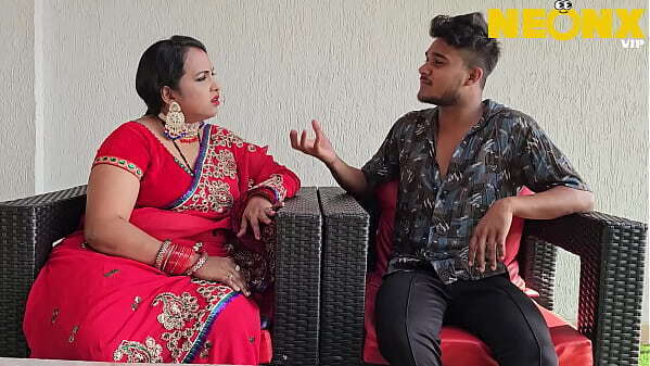 HUNGRY CHACHI NEED WITH STEPSON CHACHI SEDUCED YOUNG