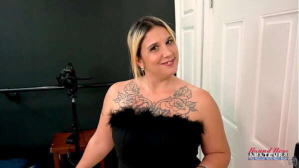 Curvy Inked Blonde Logan Lace Gets Pussy Fingered Drilled!