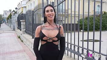 SHEMALE Nicky Bermudez wants young fuck FAKings