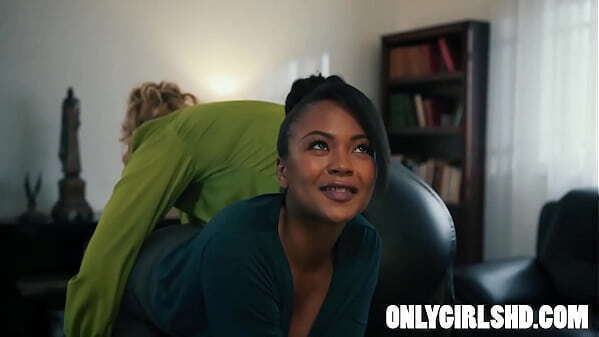 Businesswoman Ryan&rsquo_s Fest with Secretary Avery Rule-Breaking Fuck!