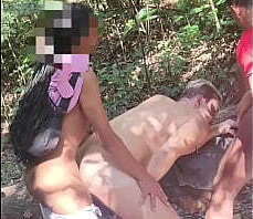 VARIOS HOMENS REVEZANDO RABO PASSIVO