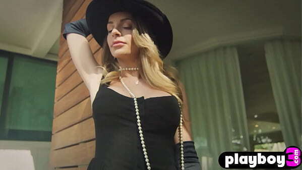 Sexy brunette MILF model Kimmy Granger shows stunning curvy body