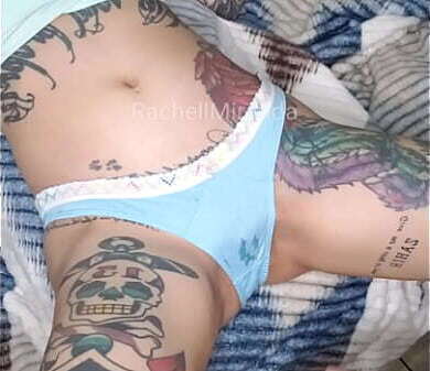 Esfregando bucetinha dessa ninfetinha at&eacute_ gozar Rachell miranda