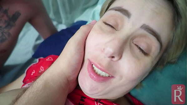 MARIDO LEVOU AMIGOU PARA COMER PELO! HUSBAND TOOK FRIEND FUCK HAIR!