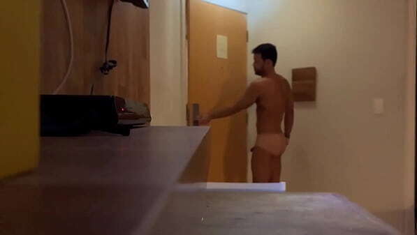 ESPERANDO NEG&Atilde_O QUATRO