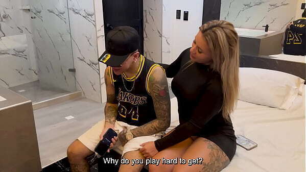 Horny Blonde Milf Cant wait have with blind tinder Date, Karen Sleent, Elurbano