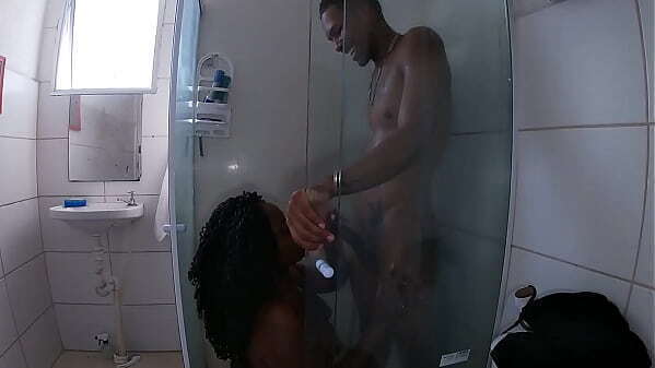 Preta Gordinha sendo comida banheiro pelo Baiano pirocudo