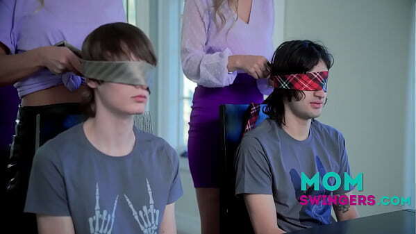 MILFS Hatch Scheme Prego Their Stepsons