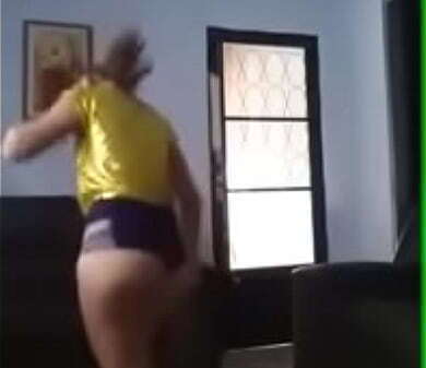 Nalgona Bailando sensual