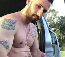 Sunny Colucci (Aingeru) socando