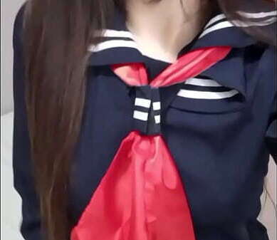 cachonda mostrando peque&ntilde_as tetas