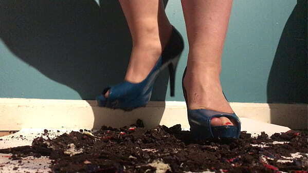Trisha Crushing Cookies with Feet Stilletos! Sploshing, WAM,