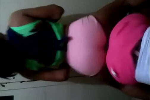 morritas bailan menean nalgotas bien rico